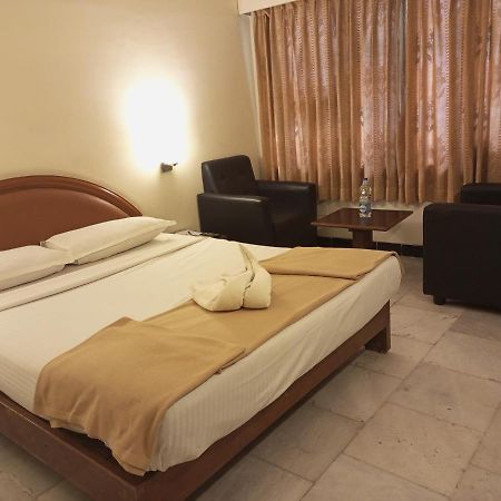 מלון דינדיגול Senthil Residency מראה חיצוני תמונה